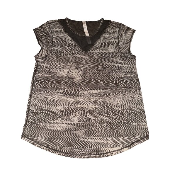 lululemon athletica Tops - Lululemon Animal Print Gray Activewear Women's Short Sleeve Top - Size 4